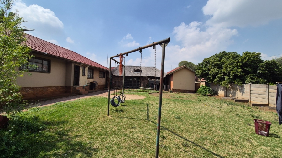 4 Bedroom Property for Sale in Roodia Free State